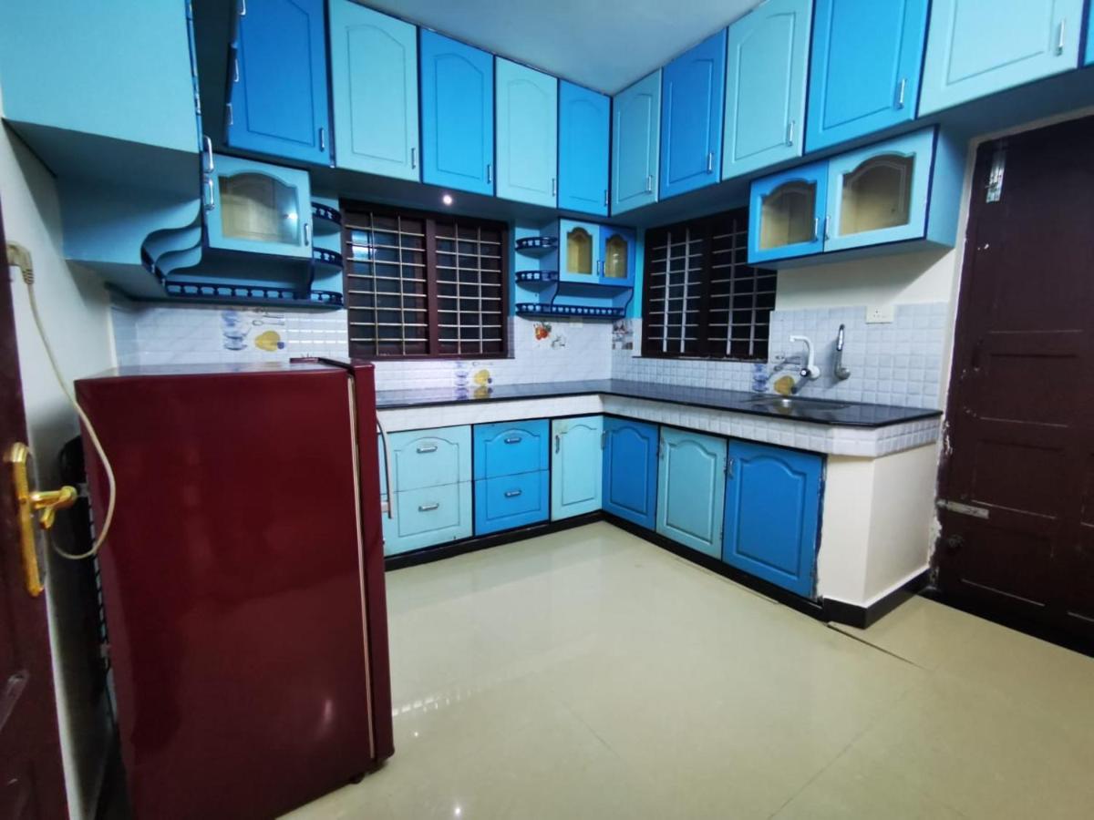 J2 Home Stay - Luxury Homes With Caravan Services Тривандрум Экстерьер фото