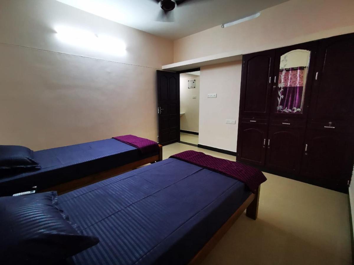 J2 Home Stay - Luxury Homes With Caravan Services Тривандрум Экстерьер фото
