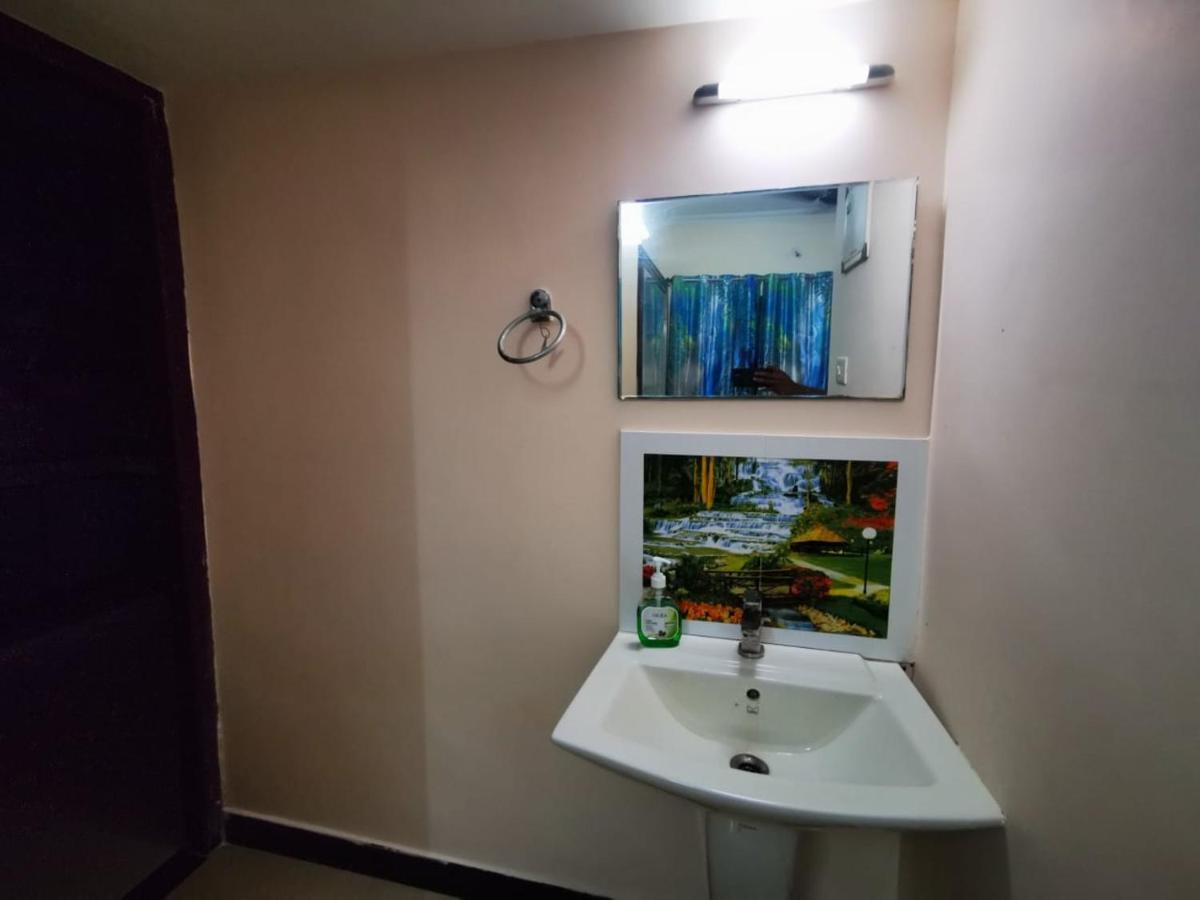 J2 Home Stay - Luxury Homes With Caravan Services Тривандрум Экстерьер фото