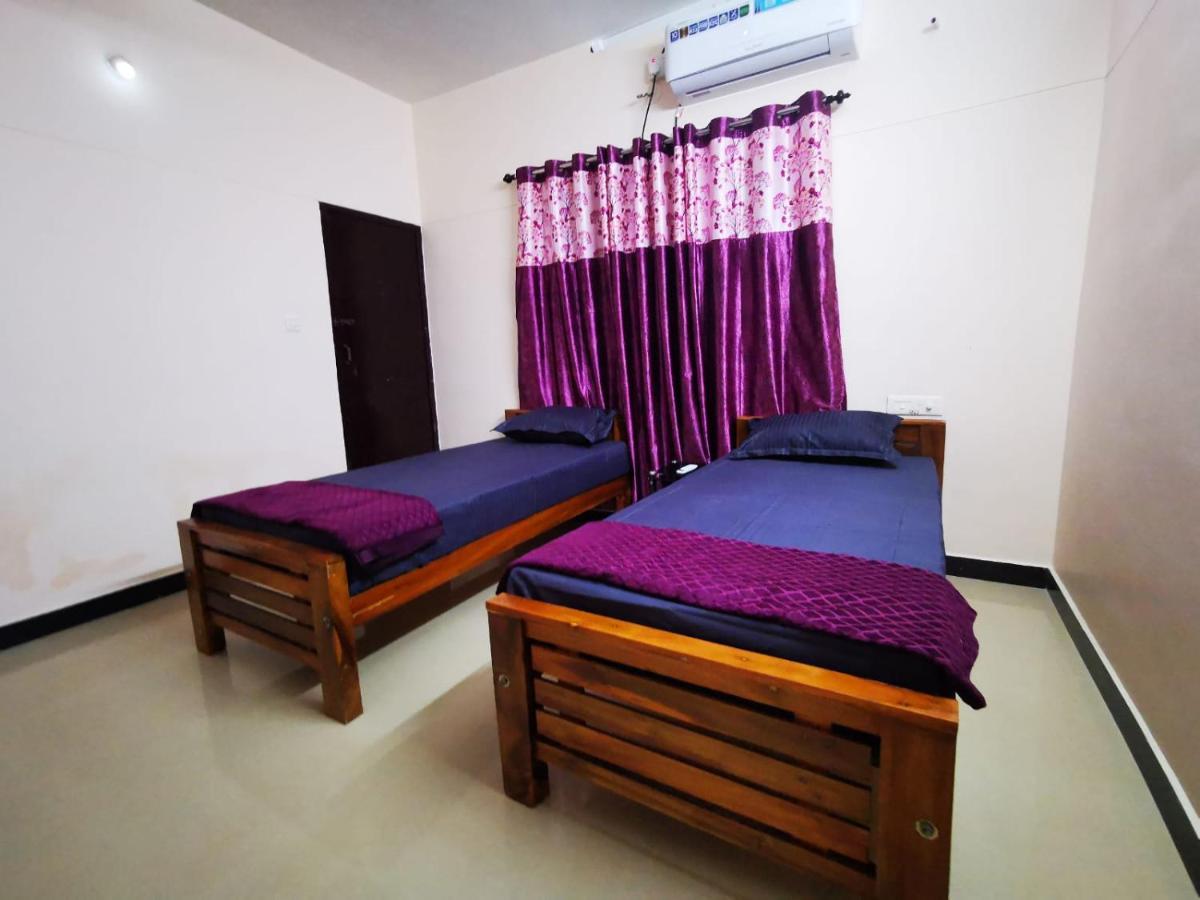 J2 Home Stay - Luxury Homes With Caravan Services Тривандрум Экстерьер фото