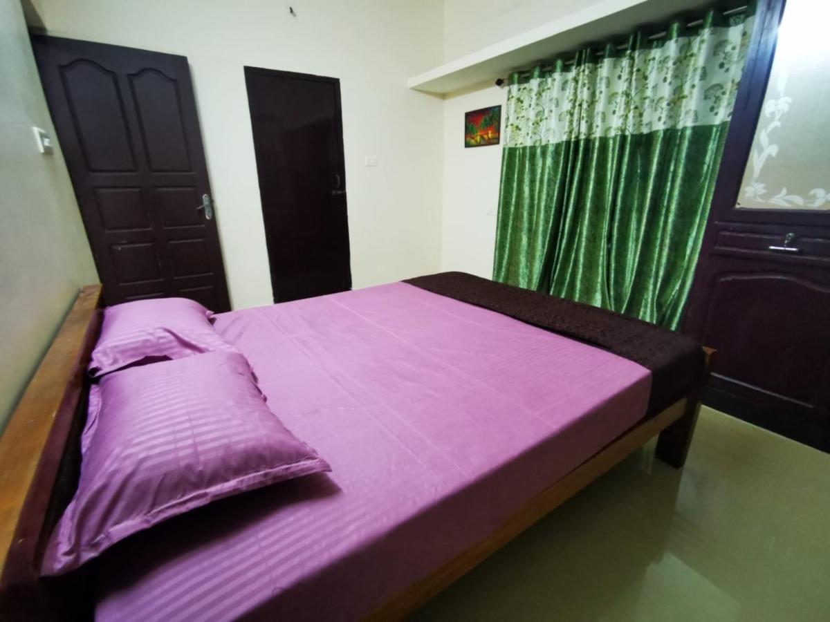 J2 Home Stay - Luxury Homes With Caravan Services Тривандрум Экстерьер фото
