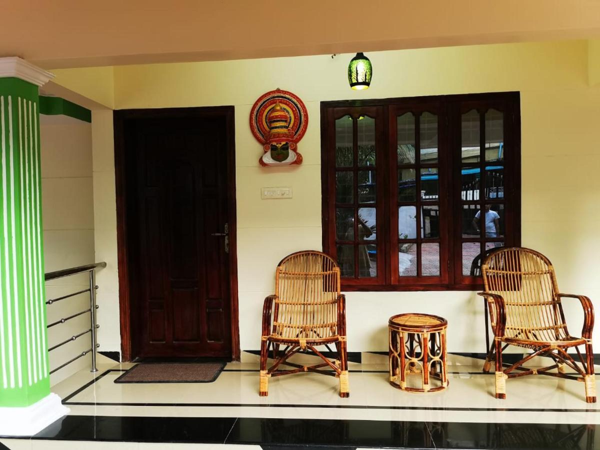 J2 Home Stay - Luxury Homes With Caravan Services Тривандрум Экстерьер фото