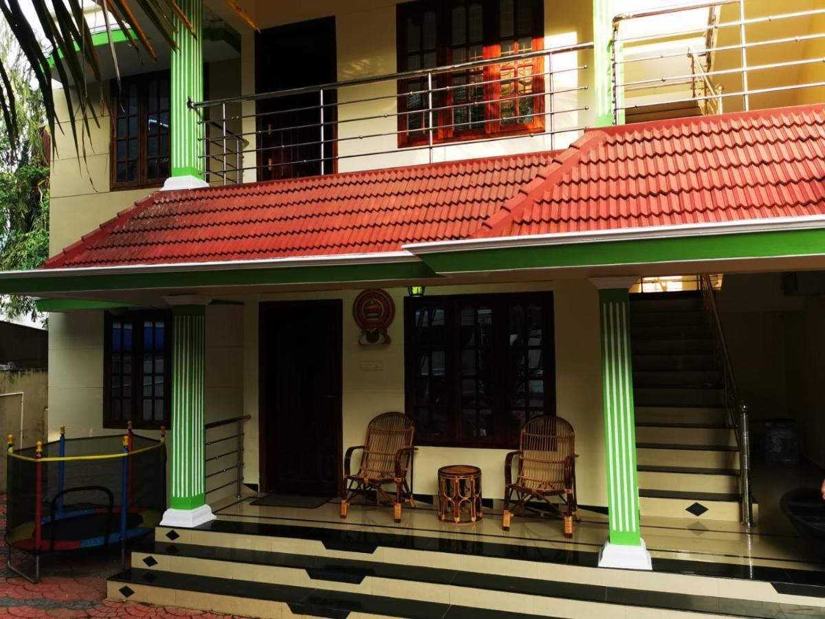 J2 Home Stay - Luxury Homes With Caravan Services Тривандрум Экстерьер фото